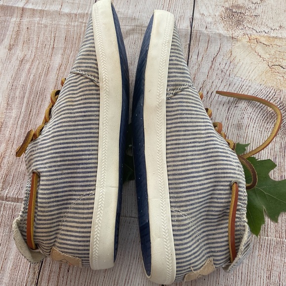 ROXY Encinitas Mid-top Nautical Stripe Sneakers - Picture 4 of 12